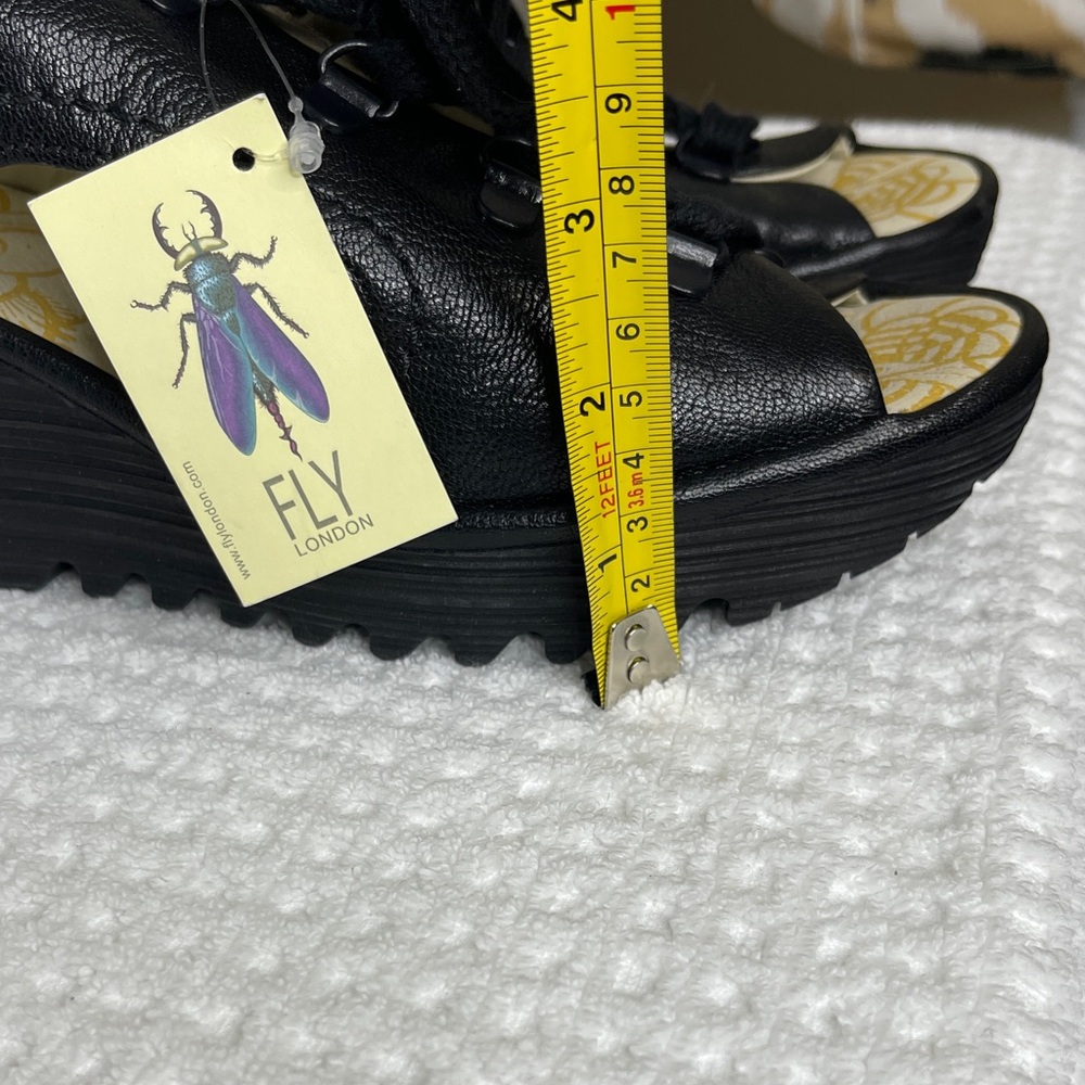 NEW FLY LONDON WEDGE SANDALS SIZE 7.5 NWT - Picture 8 of 8